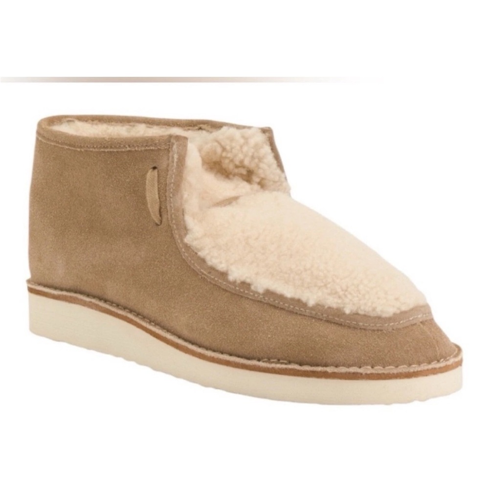 NWOT BEEK Alpine Swift Genuine Shearling Booties in Stone/Natural Size 8